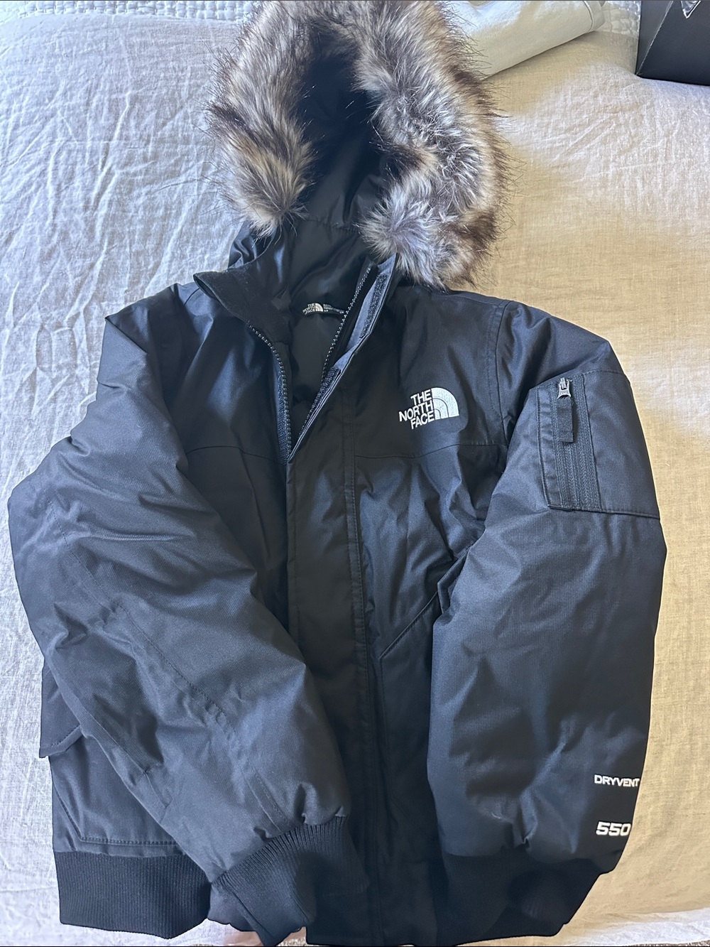 The North Face Black Girl’s Puffer Jacket with Faux-Fur Hood Trim